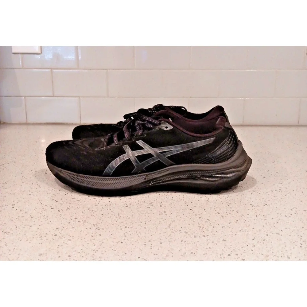 ASICS GT-2000 11 Men's Size 9.5 Black/Black Running Shoes